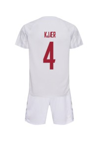 Tanska Simon Kjaer #4 Jalkapallovaatteet Lasten Vieraspeliasu MM-kisat 2022 Lyhythihainen (+ Lyhyet housut)